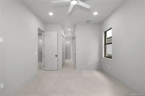 207 SE Via Bisento Port St Lucie FL 34952