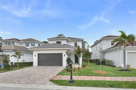 207 SE Via Bisento Port St Lucie FL 34952