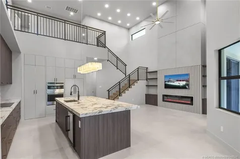 207 SE Via Bisento Port St Lucie FL 34952
