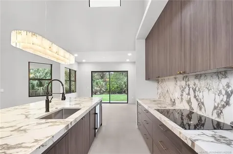 207 SE Via Bisento Port St Lucie FL 34952