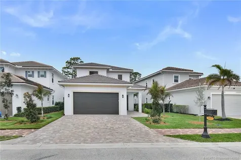 207 SE Via Bisento Port St Lucie FL 34952