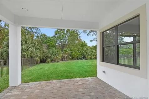 207 SE Via Bisento Port St Lucie FL 34952