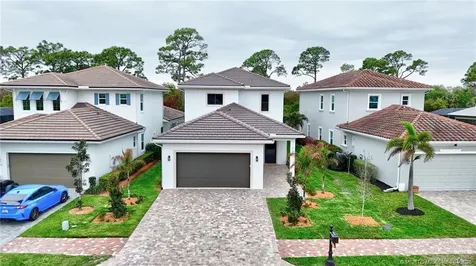 207 SE Via Bisento Port St Lucie FL 34952
