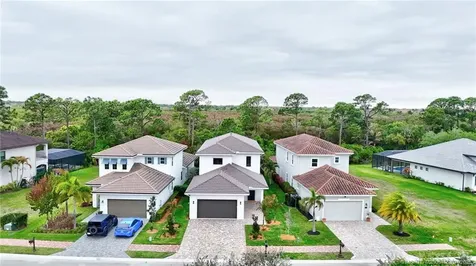 207 SE Via Bisento Port St Lucie FL 34952