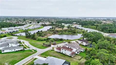 207 SE Via Bisento Port St Lucie FL 34952