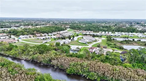 207 SE Via Bisento Port St Lucie FL 34952