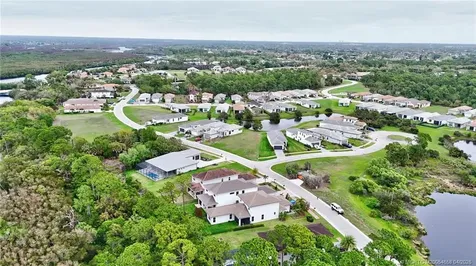 207 SE Via Bisento Port St Lucie FL 34952