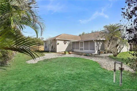 817 SW Kappa Avenue Port St Lucie FL 34953