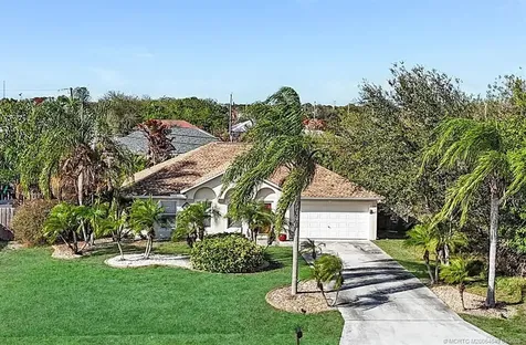 817 SW Kappa Avenue Port St Lucie FL 34953
