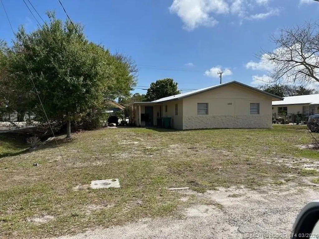 3200 Duban Terrace Fort Pierce FL 34982