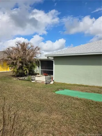 2692 SW Altamira Avenue Port St Lucie FL 34987