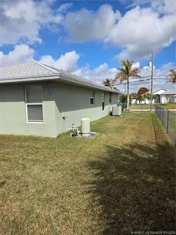 2692 SW Altamira Avenue Port St Lucie FL 34987