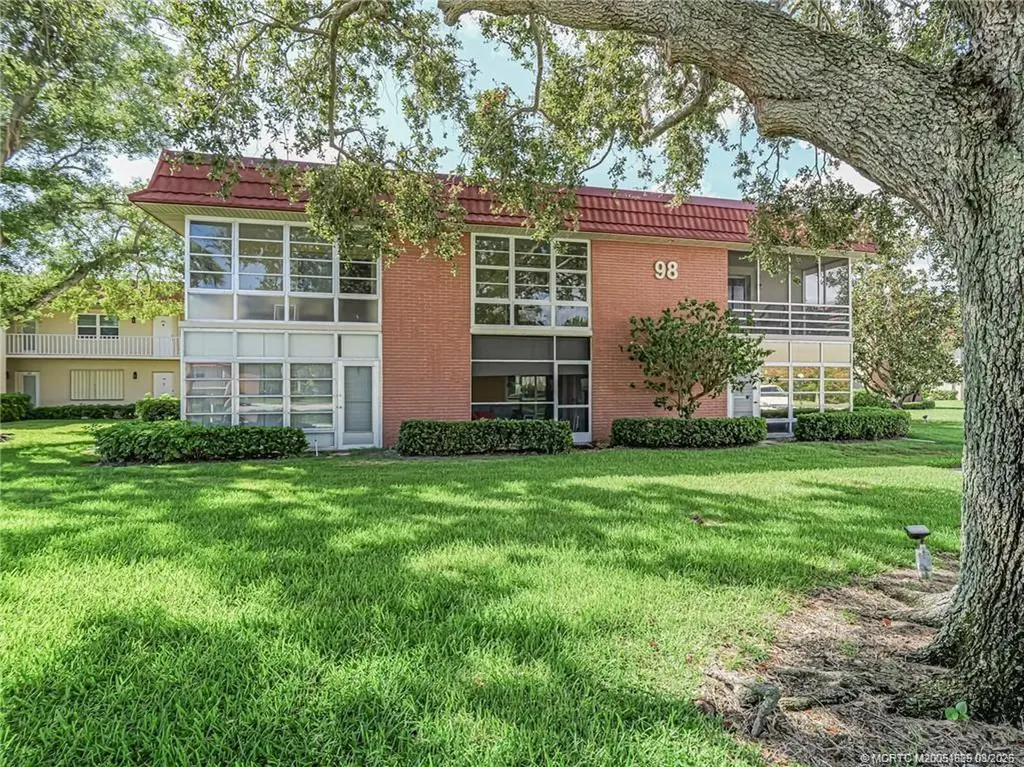 98 Spring Lake Drive Vero Beach FL 32962