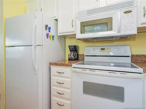 98 Spring Lake Drive Vero Beach FL 32962