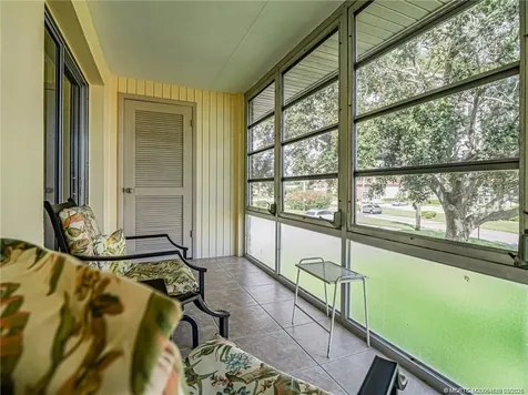 98 Spring Lake Drive Vero Beach FL 32962