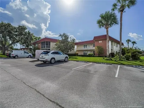 98 Spring Lake Drive Vero Beach FL 32962