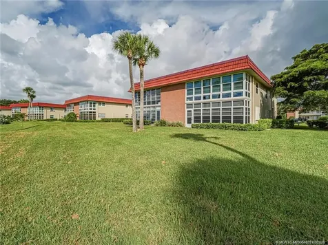 98 Spring Lake Drive Vero Beach FL 32962