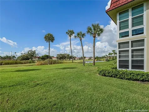98 Spring Lake Drive Vero Beach FL 32962
