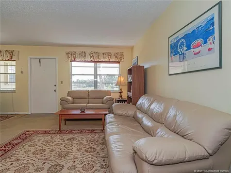 98 Spring Lake Drive Vero Beach FL 32962