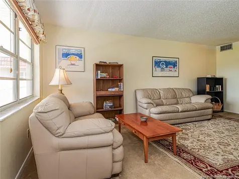 98 Spring Lake Drive Vero Beach FL 32962