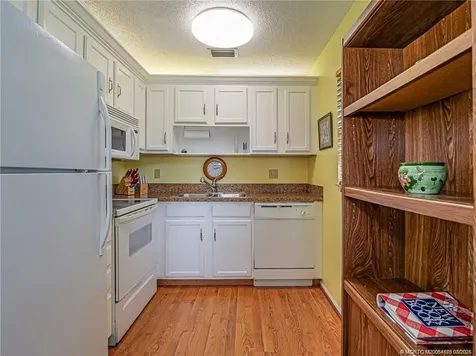 98 Spring Lake Drive Vero Beach FL 32962