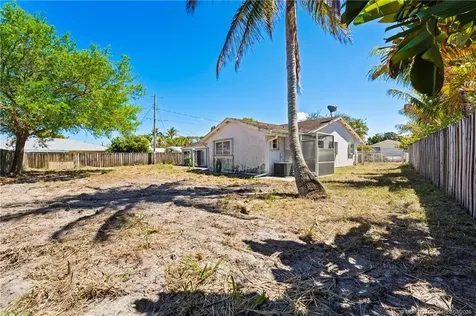 1309 SE 8th Street Stuart FL 34996