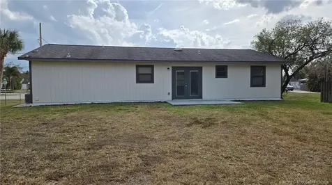 1649 SW La Gorce Avenue Port St Lucie FL 34953