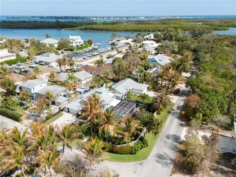4095 SE Bay Avenue Stuart FL 34997