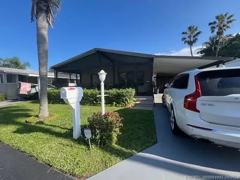 3304 Lake Overlook Place Lantana FL 33462