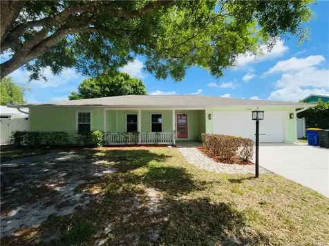 2061 NE Hoya Calle Jensen Beach FL 34957
