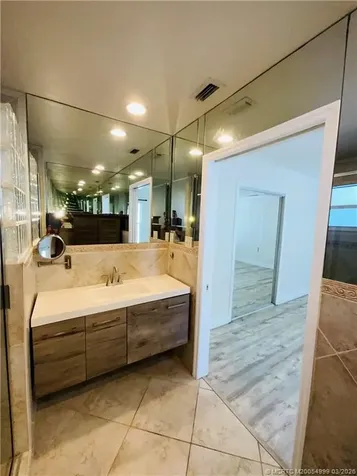 2061 NE Hoya Calle Jensen Beach FL 34957