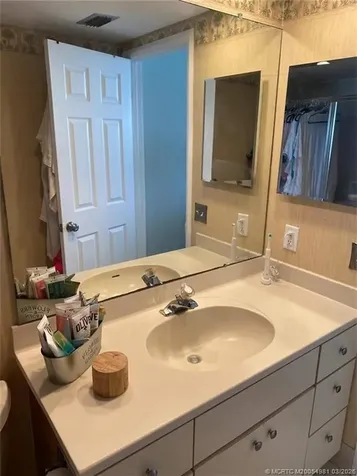 3432 NE Causeway Boulevard Jensen Beach FL 34957