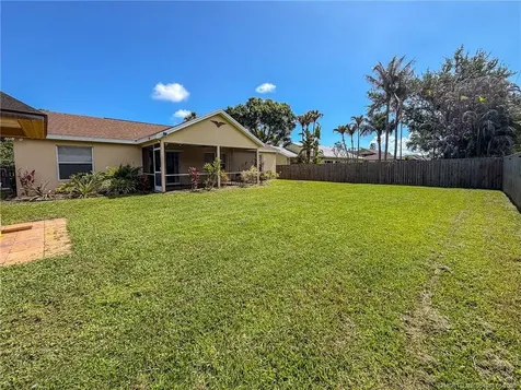 2274 SE Longhorn Avenue Port St Lucie FL 34952