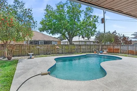 542 NW La Brea Avenue Port St Lucie FL 34983