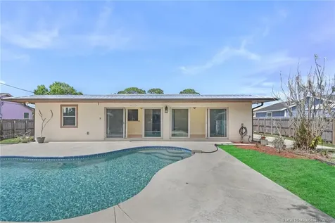 542 NW La Brea Avenue Port St Lucie FL 34983