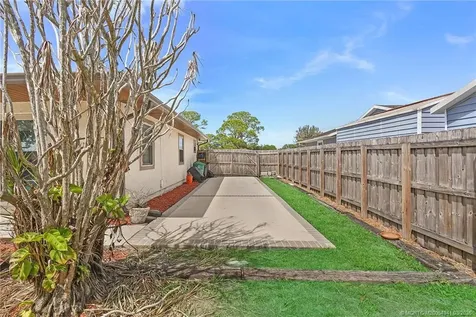 542 NW La Brea Avenue Port St Lucie FL 34983