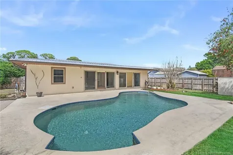 542 NW La Brea Avenue Port St Lucie FL 34983