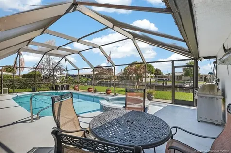 2004 5th Court SE Vero Beach FL 32962