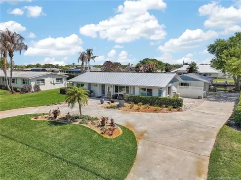 2004 5th Court SE Vero Beach FL 32962