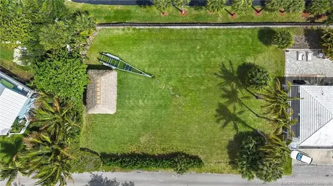 5237 NE Shore Village Terrace Stuart FL 34996