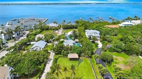 5237 NE Shore Village Terrace Stuart FL 34996
