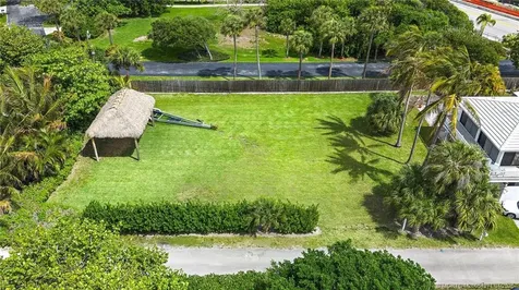 5237 NE Shore Village Terrace Stuart FL 34996