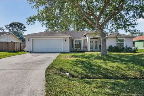 532 SE Ron Rico Terrace Port St Lucie FL 34983