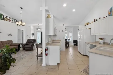 532 SE Ron Rico Terrace Port St Lucie FL 34983