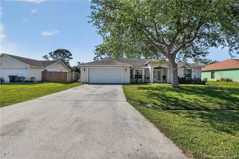 532 SE Ron Rico Terrace Port St Lucie FL 34983
