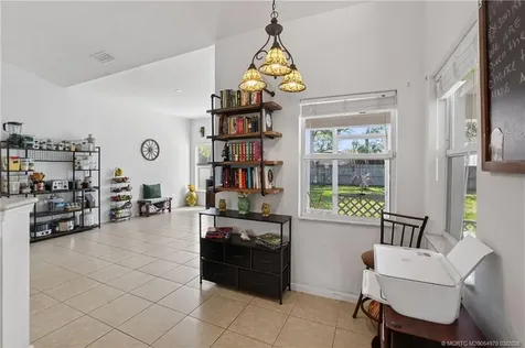 532 SE Ron Rico Terrace Port St Lucie FL 34983