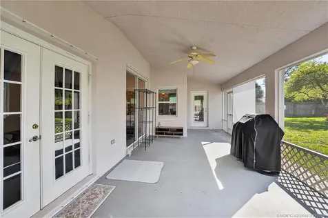 532 SE Ron Rico Terrace Port St Lucie FL 34983
