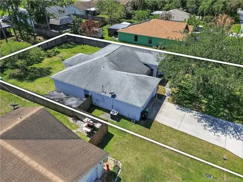 532 SE Ron Rico Terrace Port St Lucie FL 34983