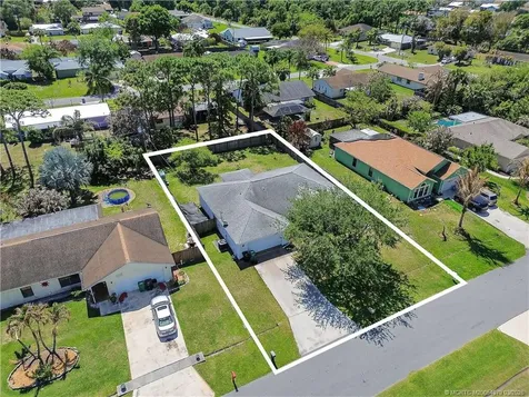 532 SE Ron Rico Terrace Port St Lucie FL 34983