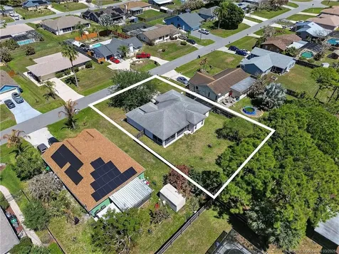 532 SE Ron Rico Terrace Port St Lucie FL 34983